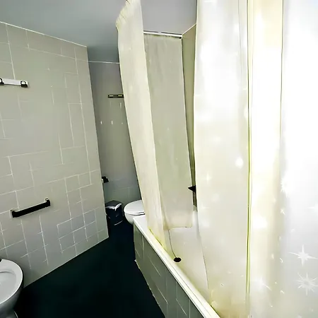 En Edificio Europa Solo Familia * 塞拉内华达