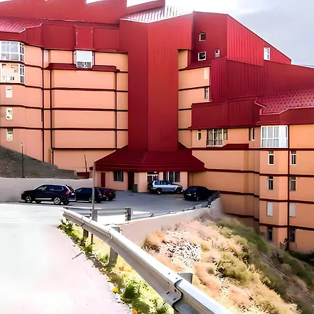 En Edificio Europa Solo Familia 塞拉内华达