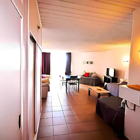 Szálloda En Edificio Europa Solo Familia *