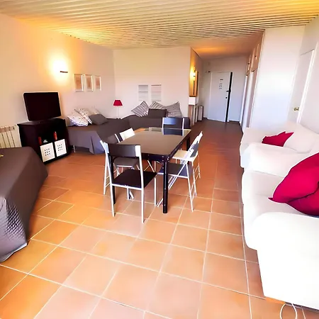 En Edificio Europa Solo Familia Hotel *