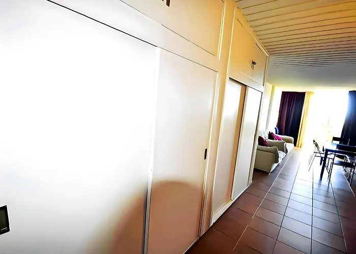 En Edificio Europa Solo Familia Sierra Nevada