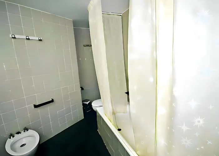 En Edificio Europa Solo Familia * Sierra Nevada