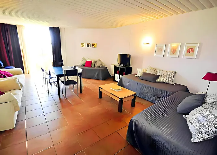 En Edificio Europa Solo Familia