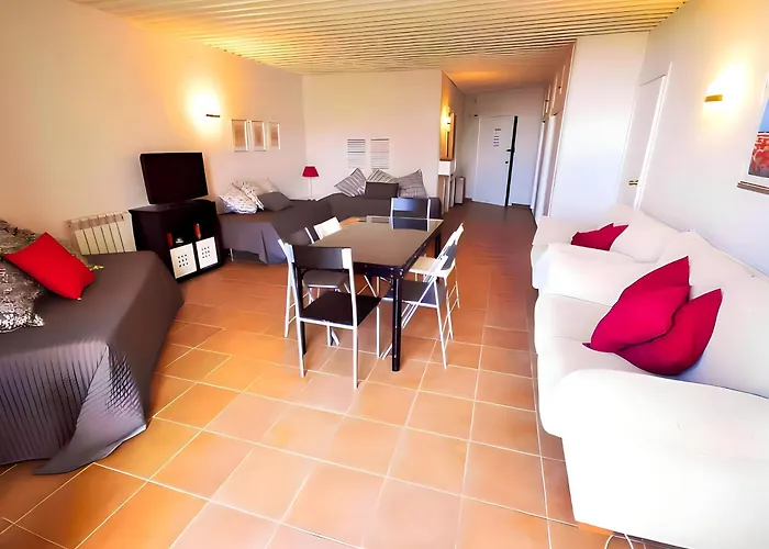 En Edificio Europa Solo Familia Hotel *