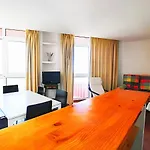 En Edificio Europa Solo Familia *