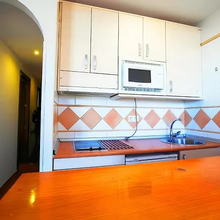 En Edificio Europa Solo Familia *