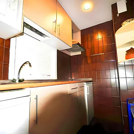 Готель En Edificio Europa Solo Familia *