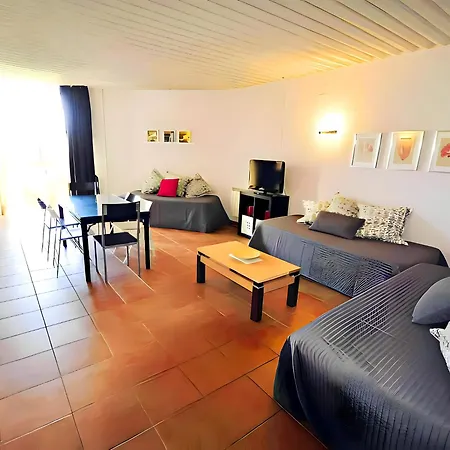 En Edificio Europa Solo Familia